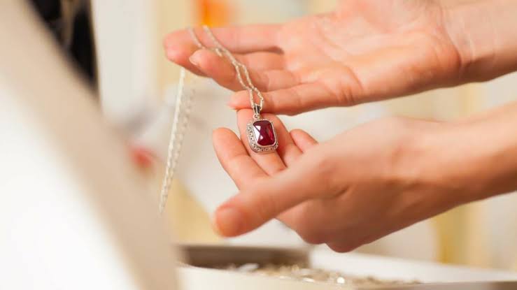 Valoración de joyas y objetos de alto valor en el seguro de hogar 1 Valoración de joyas y objetos de alto valor en el seguro de hogar